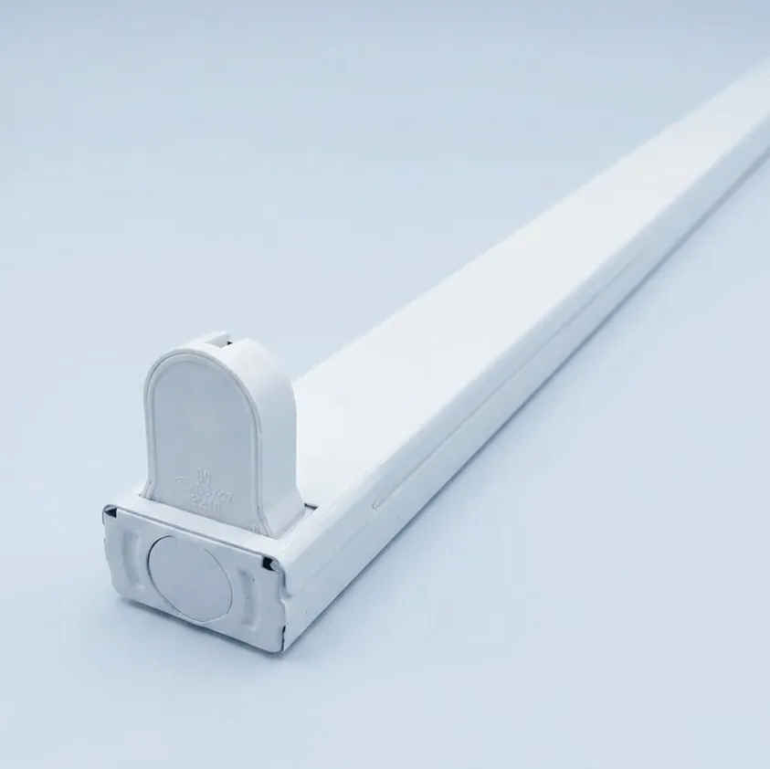 LISTON P/TUBO LED 9W 600MM C/ZOCALOS SICA