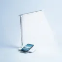 LAMP. LED ESCRITORIO + BASE DE CARGA PARA CELULAR NEG./BCA